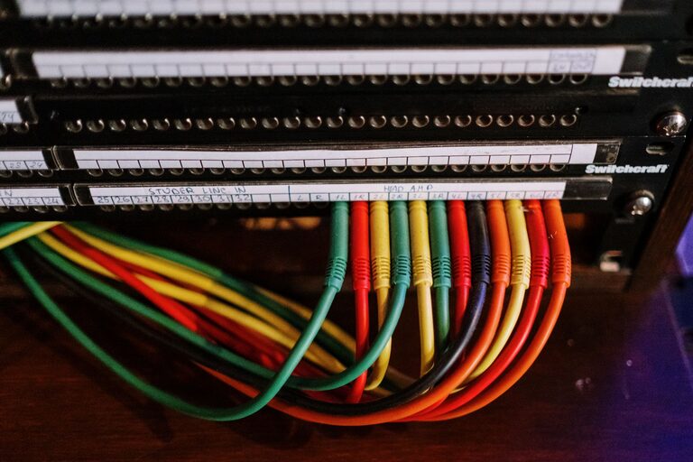 How to Organize Cables and Chargers Neatly for a Tidy Space